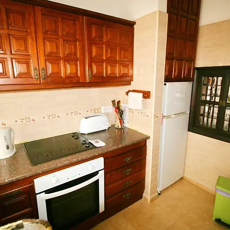 Las Rosas | 1 Bedroom | Sleeps 4 | Los Gigantes | Top Location Apartment